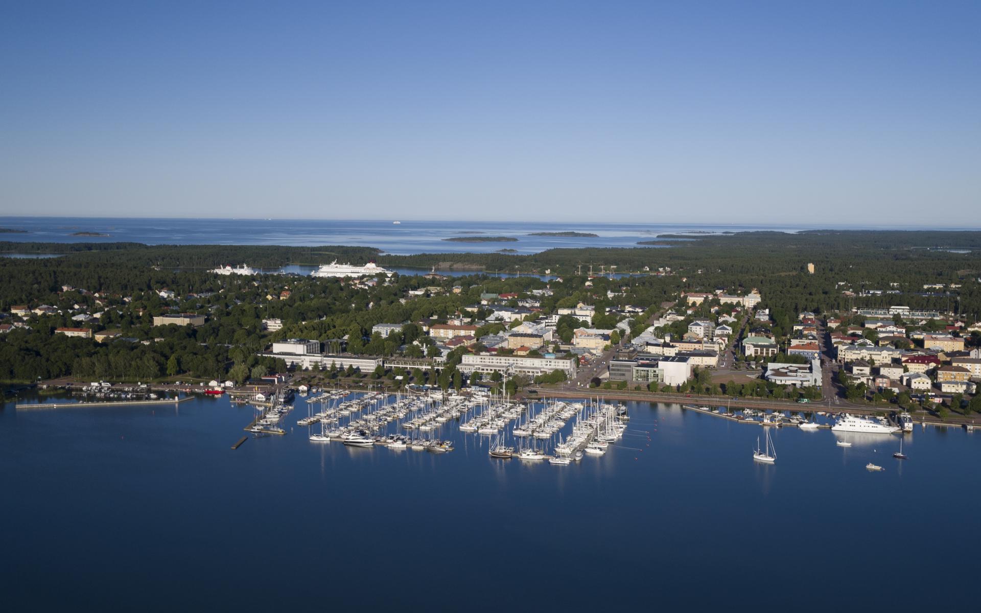 Drönarvy över Mariehamn